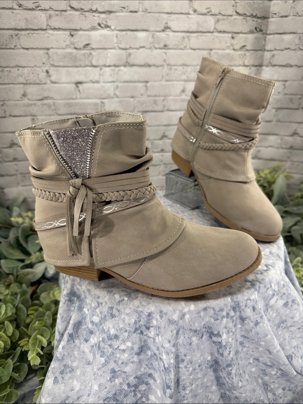 JELLY POP Kids “Harmony” Taupe Western Strappy Zip Boot Girls 4M 🤎 NWOT